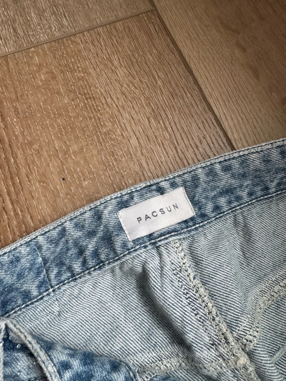 Pacsun Casey Low Rise Baggy Jeans Zebra Rhinestone Light Indigo size 25 (size 2) - Picture 4 of 11
